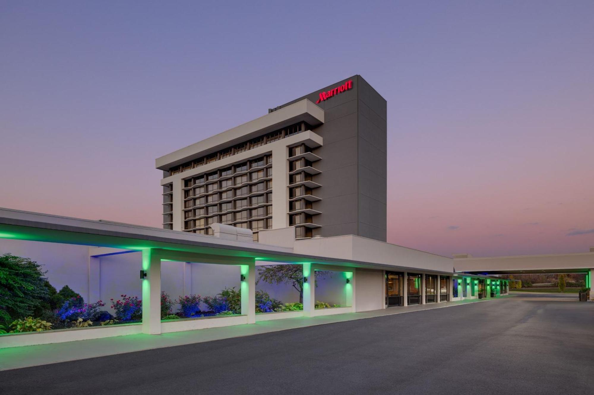 Marriott Saddle Brook Hotel Bagian luar foto
