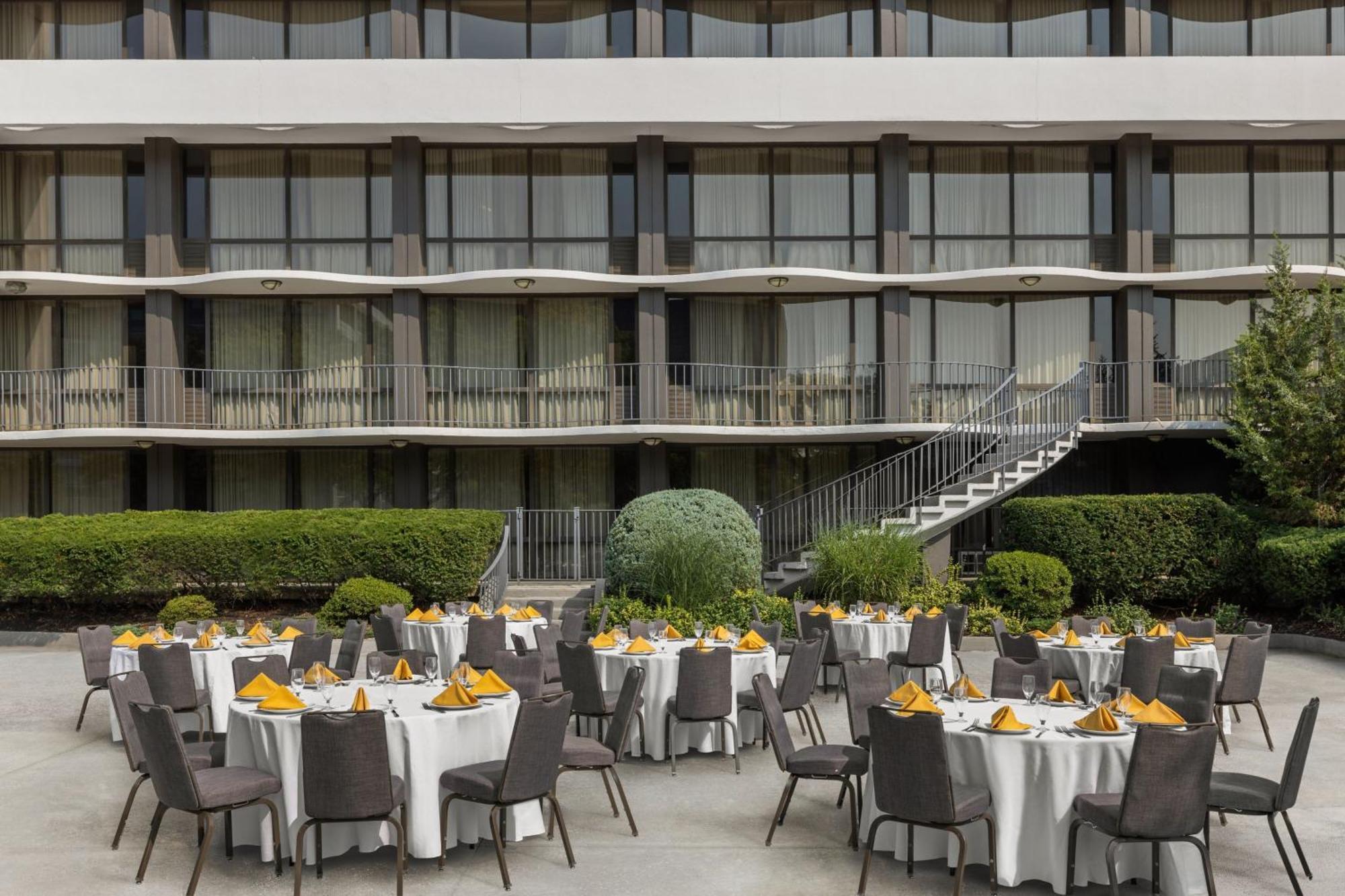 Marriott Saddle Brook Hotel Bagian luar foto